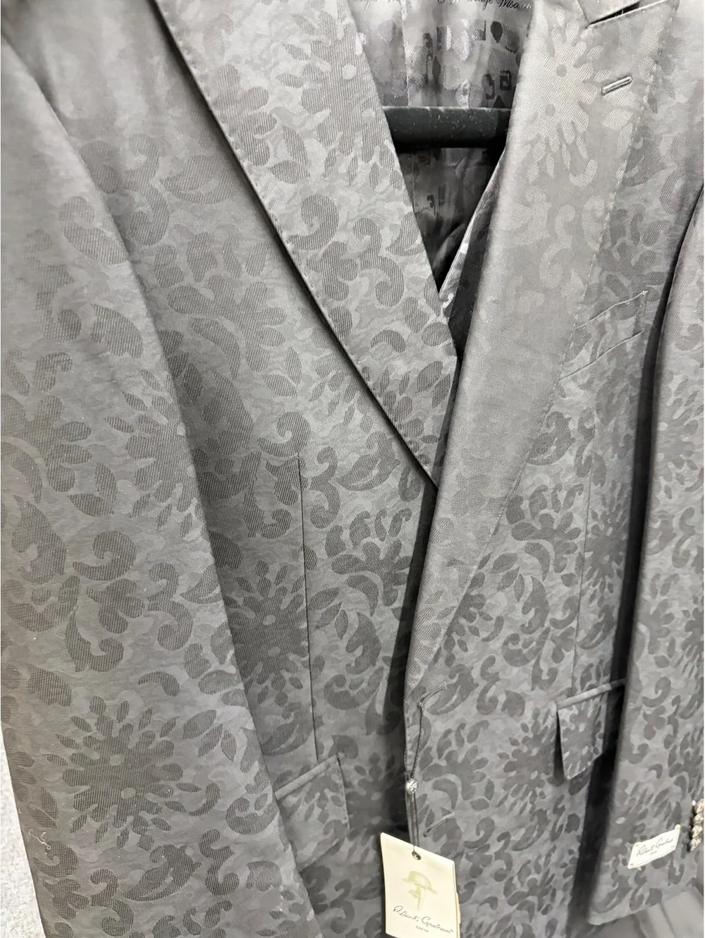 Robert Graham Charleston Black Suit with Vest Size L